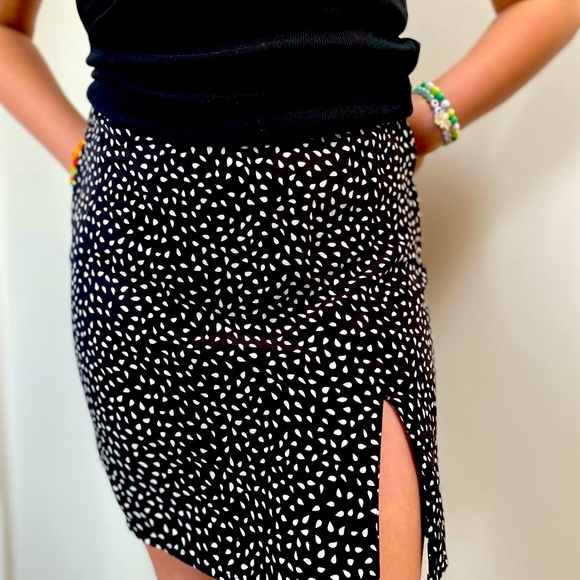 SHEIN ladies black mini skirt with zip up back - Picture 1 of 6